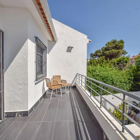 Βίλα White Star Εστορίλ